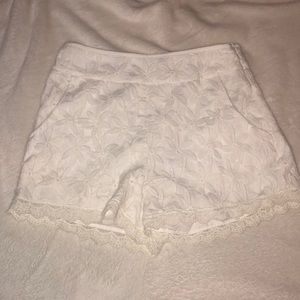 High Waisted White Daisy Shorts Size Small